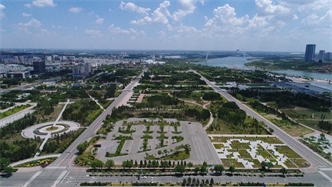 標(biāo)題：鄂爾多斯站立的文字文化主題公園
瀏覽次數(shù)：2103
發(fā)表時(shí)間：2020-10-16